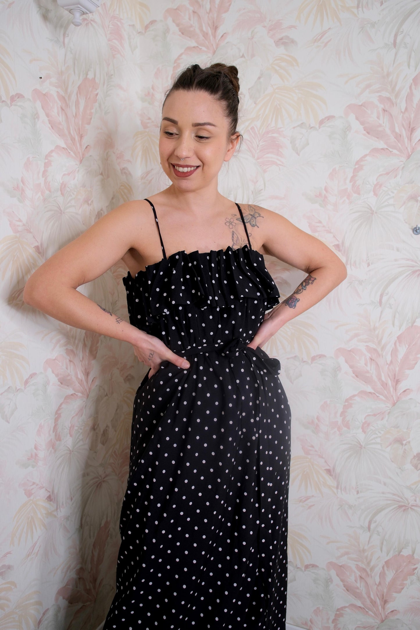 Abito lungo con spalline fantasia a pois - NERO