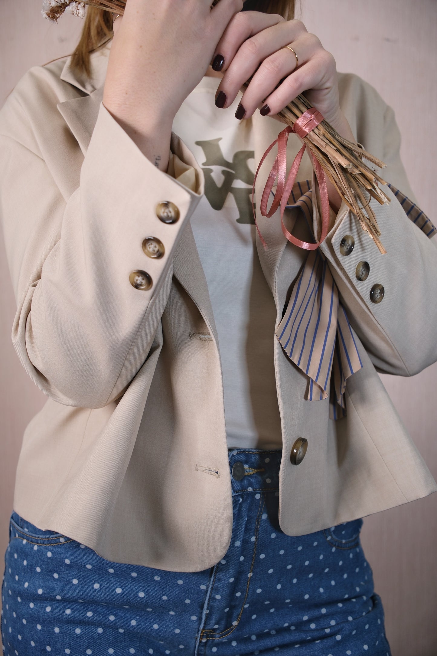 Giacca Lok 07760 Spilla Fiocco - BEIGE