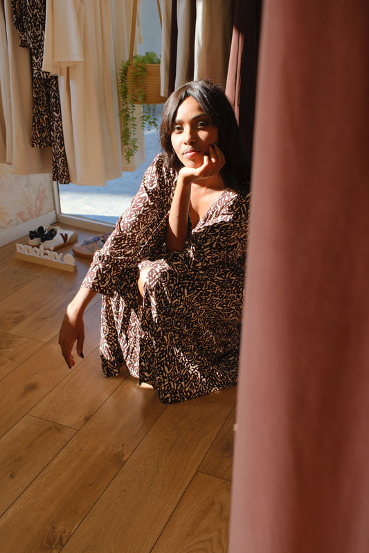 Abito lungo elastico in vita fantasia gocce - MARRONE