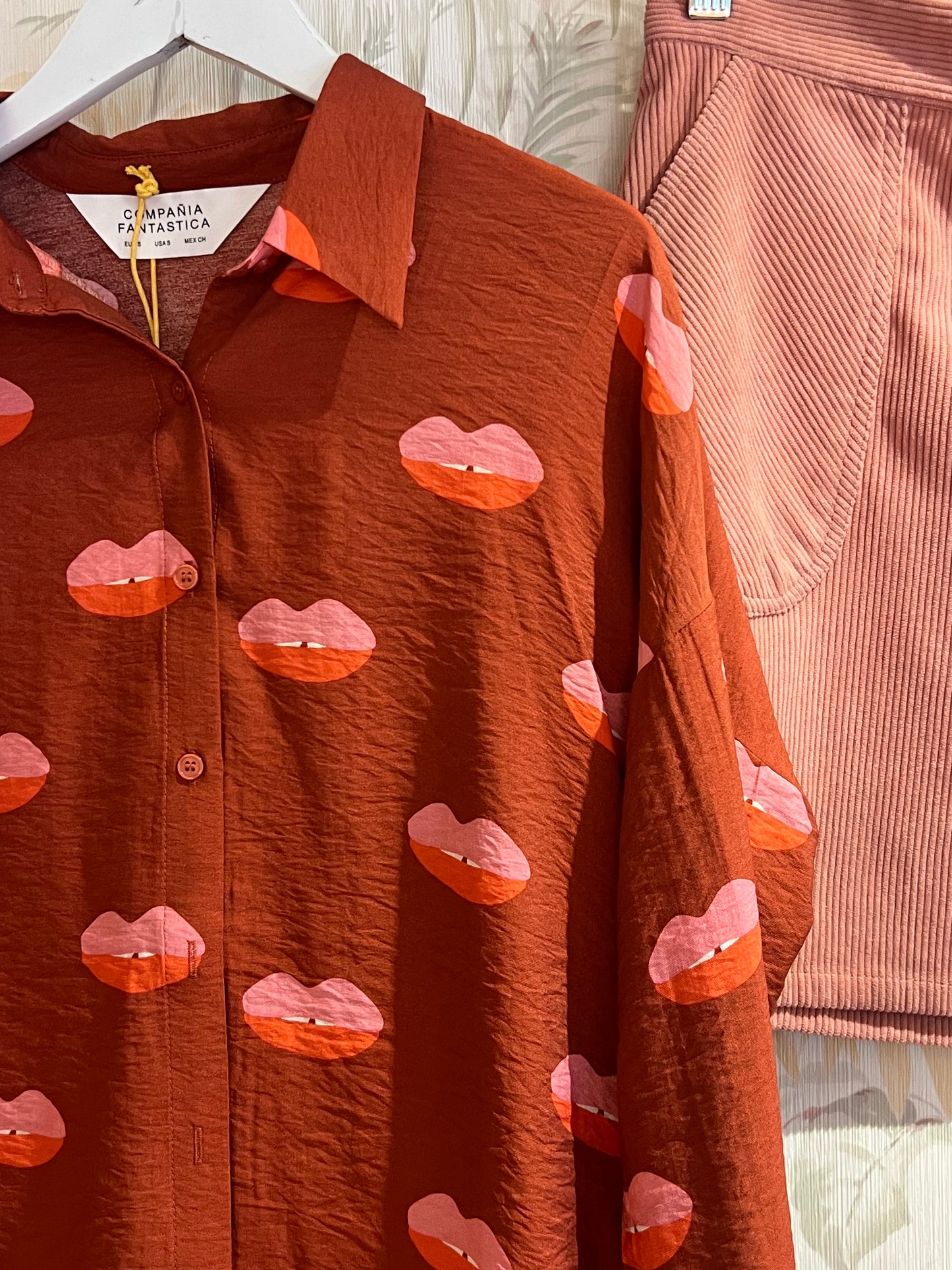 Camicia fantasia labbra - RUGGINE