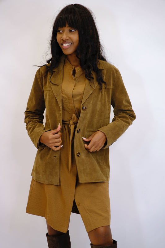 Giacca in suede con tasche e bottoni - MARRONE