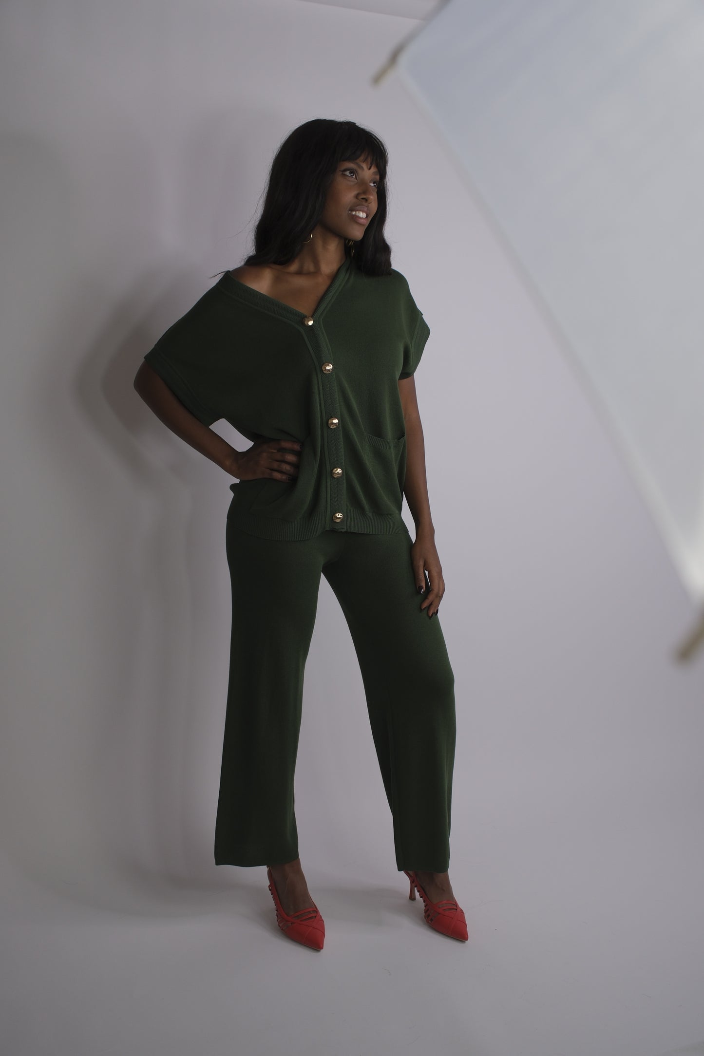 Completo pantaloni e maglia con bottoni dorati - VERDE