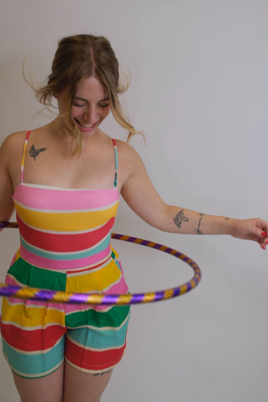 Costume con scollo orizzontale spalline stampa righe - MULTICOLOR