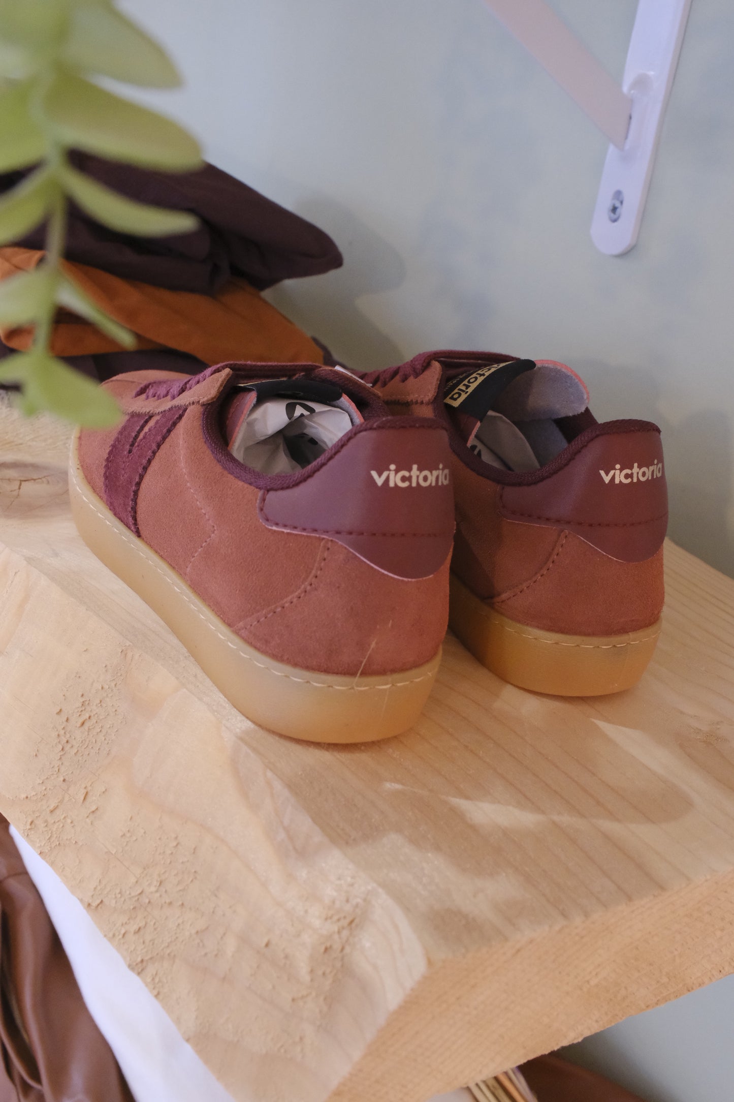 Sneakers basse in pelle - MARRONE
