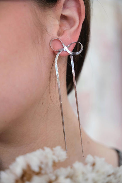 Orecchino Pendente Fiocco - ARGENTO