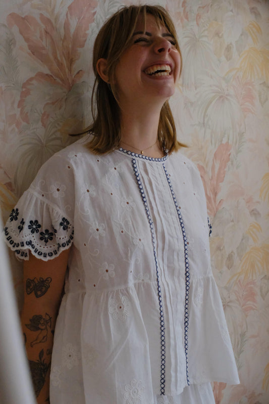 Blusa M60559 pizzo traforato - BIANCO
