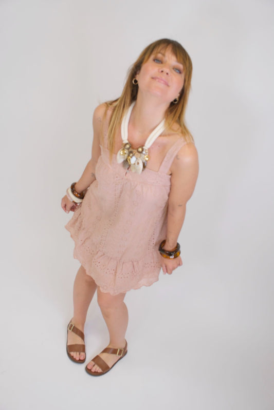 Abito Pizzo san Gallo con Balza Scollo Dritto - ROSA POLVERE