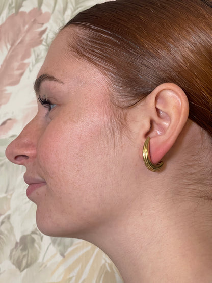 IK22 Small Hook Earrings - SILVER