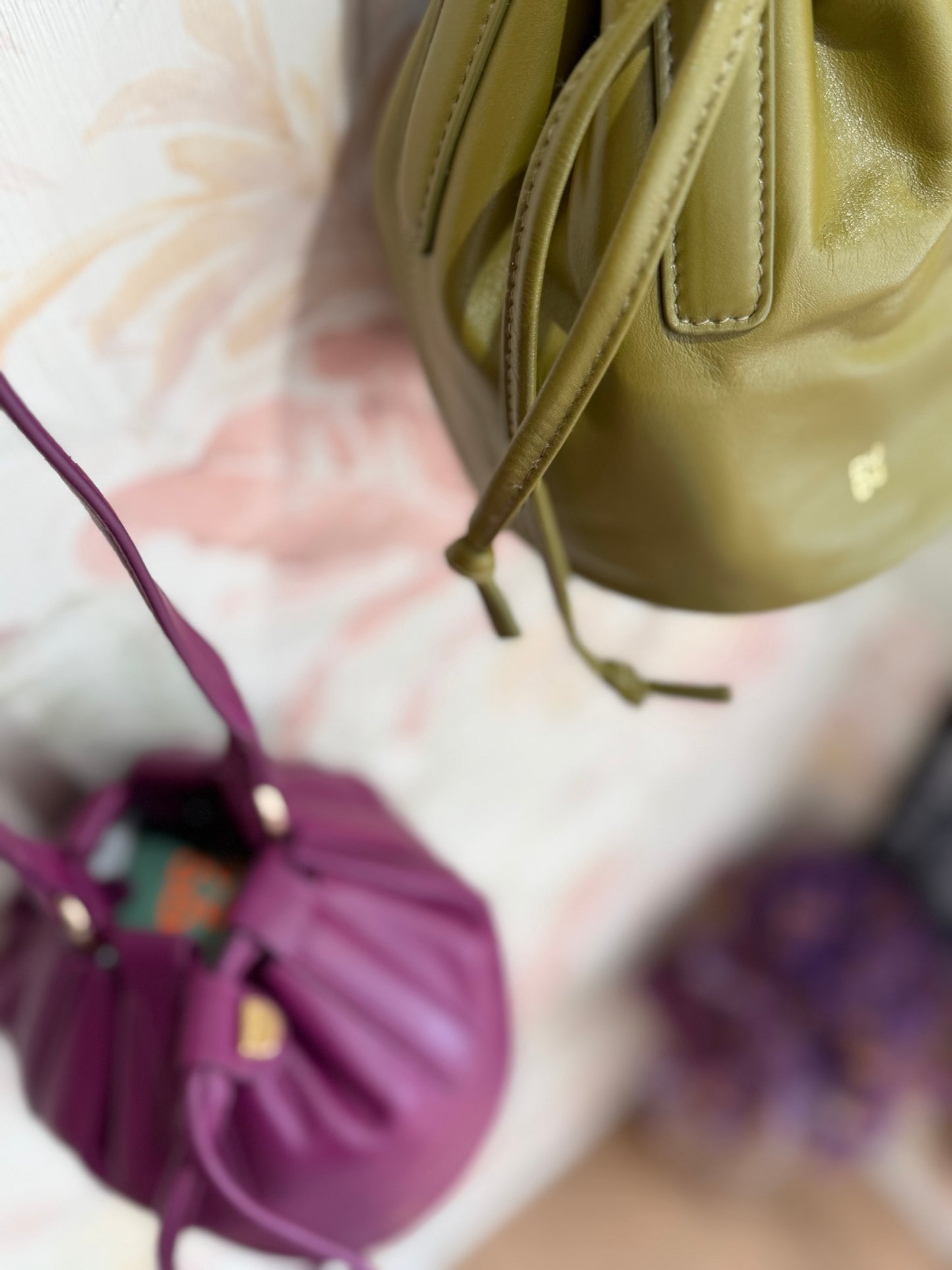 Borsa in pelle con coulisse - VERDE OLIVA