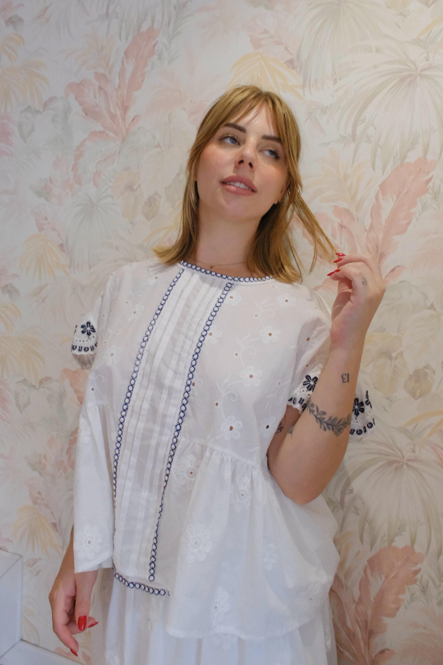 Blusa M60559 pizzo traforato - BIANCO