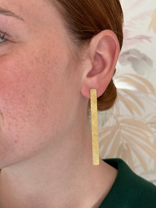 IK02 Gold Flat Stem Earrings - GOLD