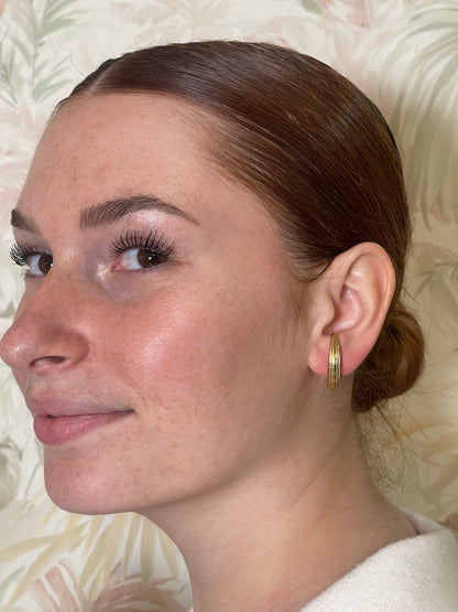 IK22 Small Hook Earrings - SILVER