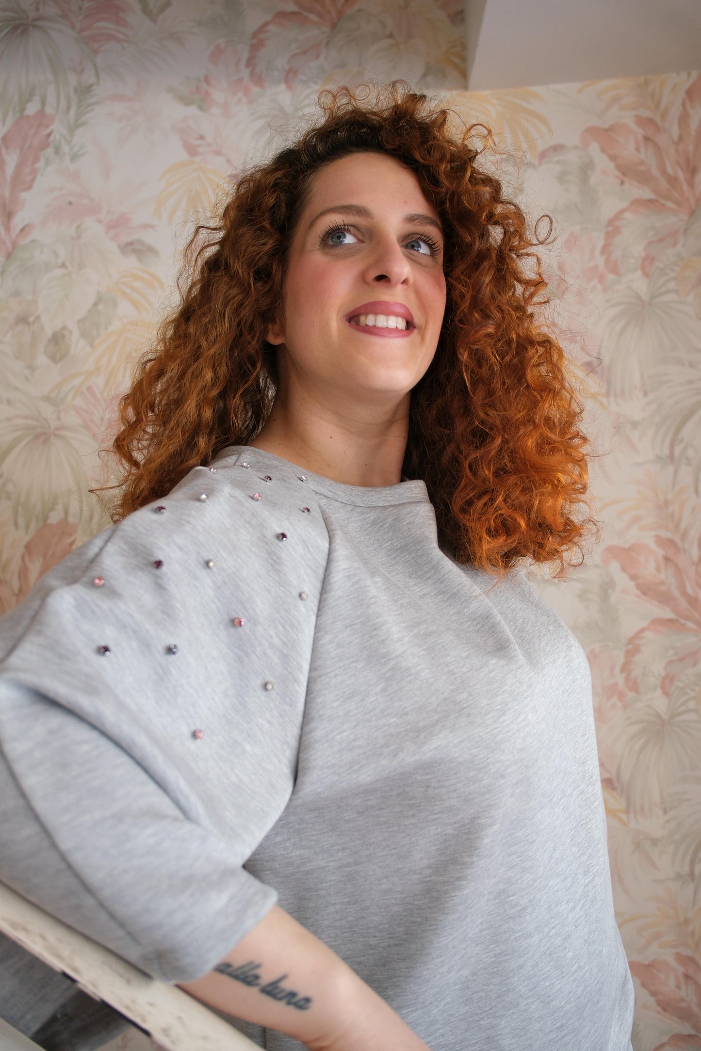 Maglia strass grigia - GRIGIO